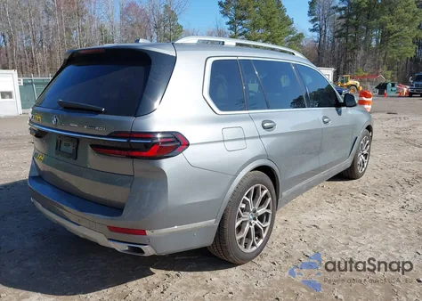 2025 BMW X7 xDrive40I z USA, uszkodzony, nr VIN 5UX23EM05S9000872